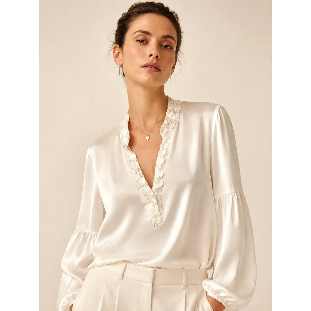 Lilly Pulitzer White Satin Embellished V-Neck Blouse Size Medium Long Sleeve Top